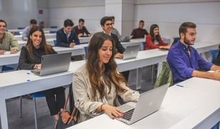 Loyola lanza nuevos Premios a la Excelencia para másteres