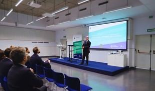 Loyola crea el Instituto LETS para abordar desafíos en energía y sostenibilidad