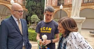 Mariano García celebra su oro mundial en la UCAM