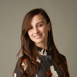 Estudiante de la UNED destaca por su talento y formación interdisciplinaria
