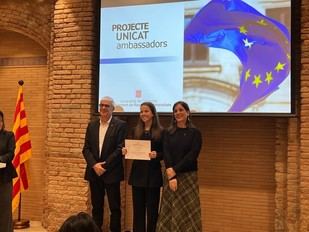 Martina Nadal continúa como embajadora UNICAT en la entrega de diplomas 2024-2025