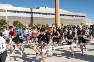 Más de 200 corredores participan en la II Carrera Solidaria CEU en Valencia