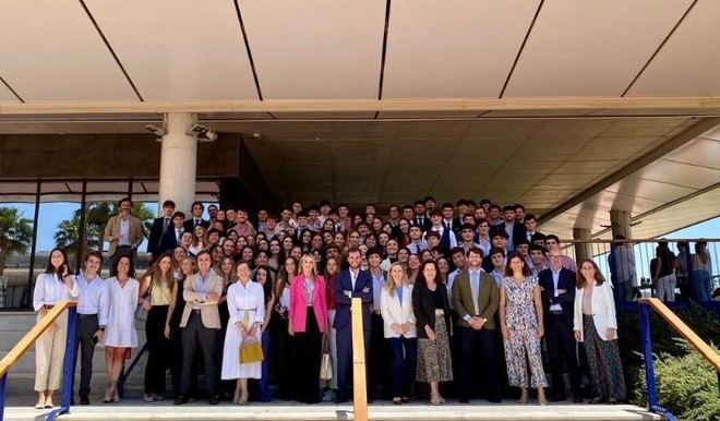 Más de 300 estudiantes participan en el Reto Loyola 2025 para resolver problemas empresariales reales