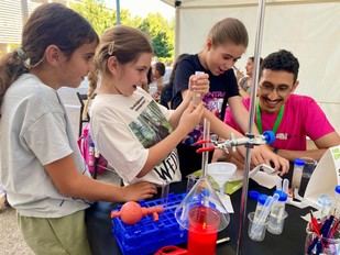 URV se transforma en laboratorio científico con más de 700 participantes en la Fira Experimenta 2026