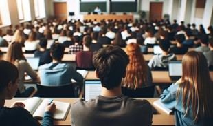 Más de 74.600 estudiantes buscan plaza en universidades andaluzas para el próximo curso académico