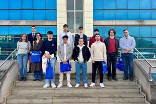Estudiantes de Ingeniería Mecánica visitan la sección de Aeronáutica de Mecánicas Bolea
