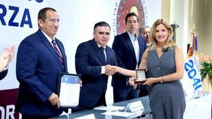 UANL reconoce a Melody Falcó por su impacto en el deporte local