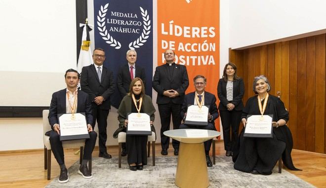 Reconocimiento a líderes destacados con la Medalla Anáhuac 2025