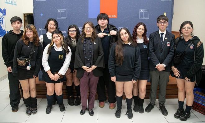 Mineduc establece mesa de trabajo con centros de estudiantes en Santiago
