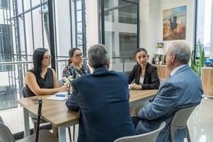 UNED y UNEMI lanzan un innovador grado combinado en Trabajo Social para potenciar la cooperación académica entre España y Ecuador