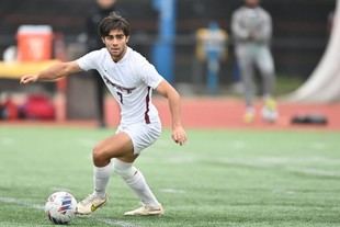 Dilin Meloni, capitán del equipo de fútbol de MIT, habla sobre su experiencia como estudiante-atleta