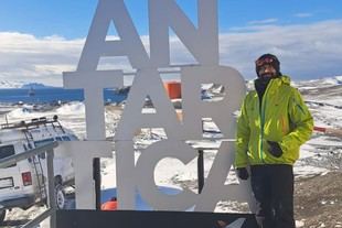 Sharath investiga microorganismos en la Antártida bajo condiciones extremas