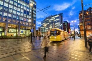 Universidad de Manchester y GMCA lanzan encuesta sobre seguridad vial para mujeres en Greater Manchester