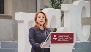 Nieves Segovia destaca la importancia de la libertad de pensamiento en la educación