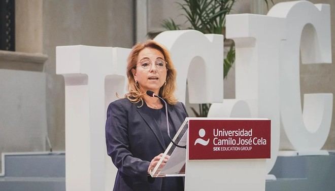 Nieves Segovia destaca la importancia de la libertad de pensamiento en la educación