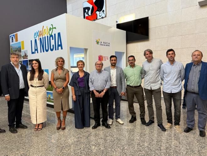 Expertos debaten en La Nucía sobre el impacto ambiental del turismo deportivo y la IA
