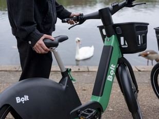 Barcelona lanza la primera bicicleta eléctrica compartida de Bolt