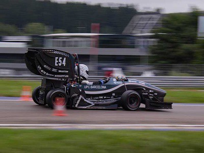 Estudiantes de la UPC participan en competiciones de Formula Student y MotoStudent este verano