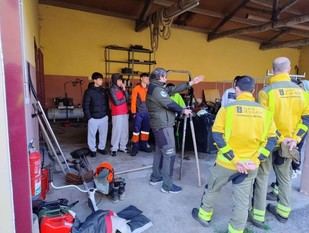 Formación práctica sobre incendios forestales para alumnos del centro Pedro Murias