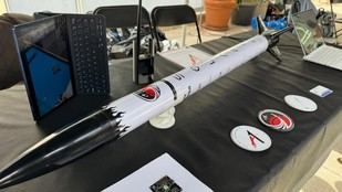 UVigo Aerotech Solaris se prepara para competir con su cohete Viradinha MkII en Huesca