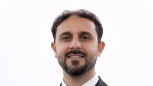 Mahmoud Almughany obtiene su doctorado en Odontología en la USC a pesar de la guerra en Gaza