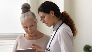Oracle presenta un software de registros médicos electrónicos que transformará la salud en EE. UU
