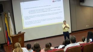 Orientadores analizan la salud mental de los jóvenes en encuentro educativo
