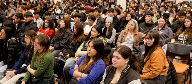 Más de 7500 estudiantes se informan sobre su futuro en UBA