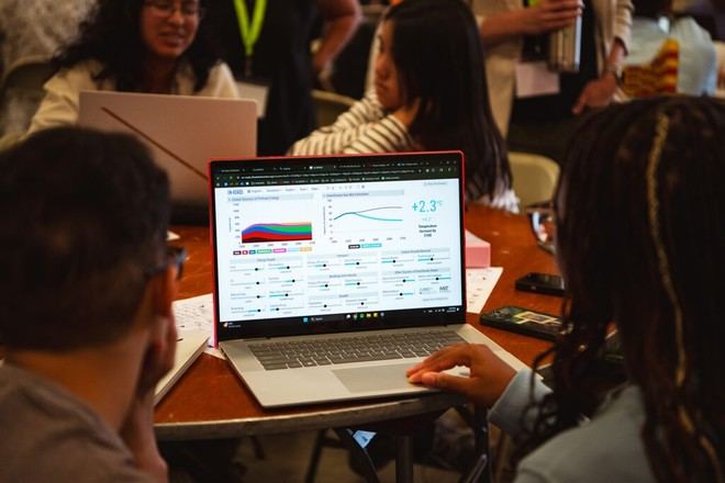 Más de 1,000 estudiantes del MIT se comprometen con soluciones climáticas
