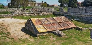 Científicos de Oxford descubren restos de miel en un santuario griego de 2,500 años