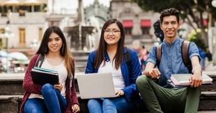 IBERO impulsa 90 pasantías investigativas en el Programa DELFÍN 2025