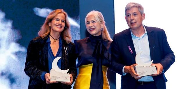 La revista 'Periférica Internacional' recibe un premio por su contribución cultural en Andalucía