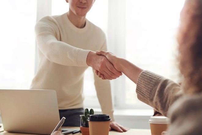 Steelter destaca las habilidades blandas esenciales para el empleo tras el verano