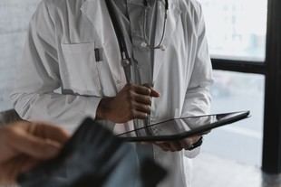 UNIE Universidad presenta un innovador Máster en Inteligencia Artificial Aplicada a la Salud para formar líderes en el sector sanitario