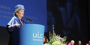 El Dr. Pedro Clarós apadrina a los nuevos graduados en Odontología