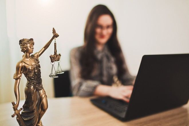 Razones para estudiar Derecho y sus oportunidades profesionales