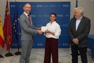 Premio de 2.000 euros al TFM que optimiza el uso de baterías en energías renovables