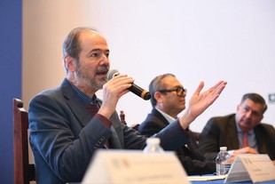 Juan Villoro presenta su libro No soy un robot en la UNACH