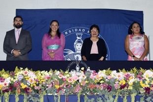 Lilia Cedillo preside la graduación de preparatoria en Izúcar de Matamoros