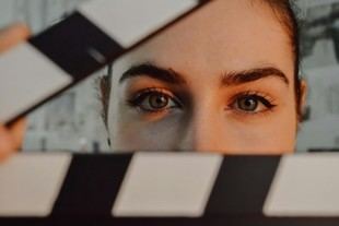 Lanzan un catálogo pionero sobre maternidad en cine y series