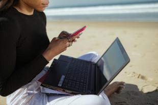 ¿Sabes que tu red WiFi podría ser tu peor enemigo este verano? Protege tu empresa antes de que sea demasiado tarde