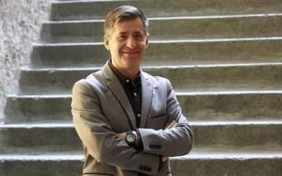 Jorge Inzulza asume como nuevo decano de la Facultad de Arquitectura y Urbanismo de la U. de Chile