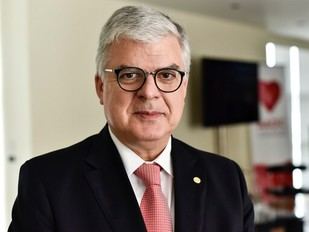 Fausto Pinto recibe el título de Doctor Honoris Causa en Brasil