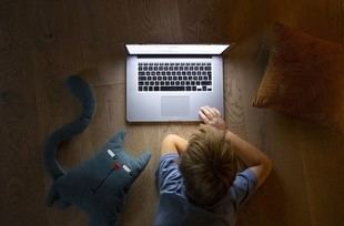 Los chatbots de IA se convierten en 'amigos' digitales para los menores