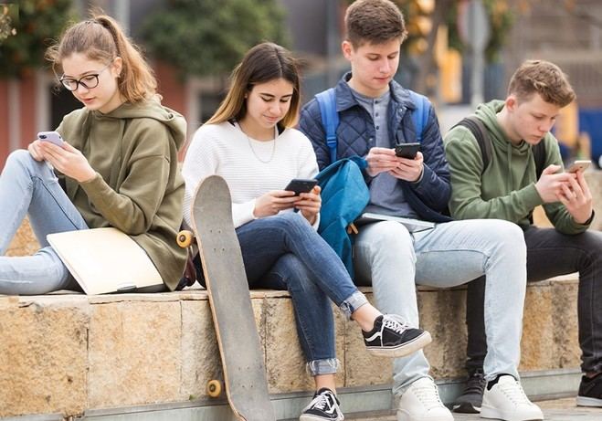 El impacto de la sobreexposición digital en la atención y emociones infantiles