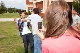 Estudio de la Universidad de Manchester revela cómo el 'ragebait' transforma la cultura en redes sociales