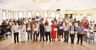 UNACH reconoce a docentes con 25 años de servicio en Chiapas