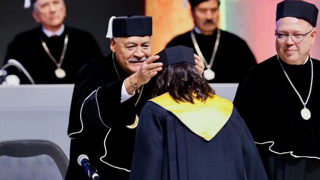 Doce catedráticos reciben el título de Profesor Emérito en UANL
