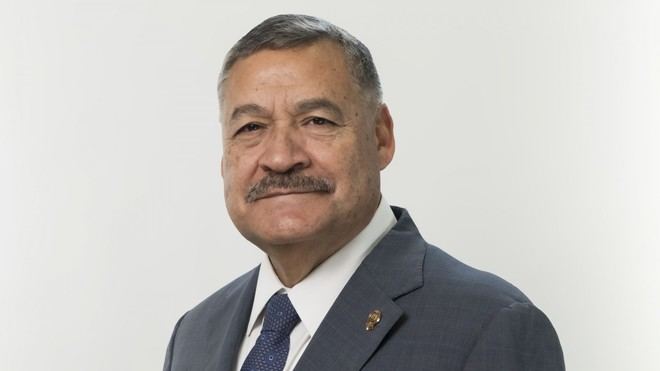 Empresarios apoyan la educación de jóvenes talentosos en la UANL