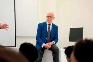 Manuel Hernández Ruigómez resalta la importancia de la Iberofonía y la IA en educación superior